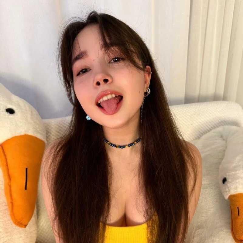 PlumyBun — FansOnlyX creator profile