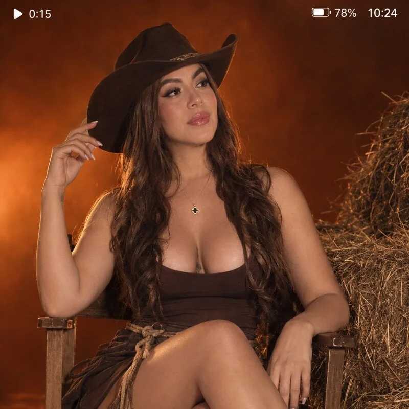 Saraa_Martinez1 — FansOnlyX creator profile