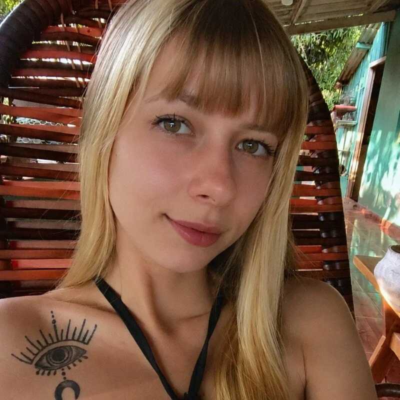 layla_mello_ — FansOnlyX creator profile