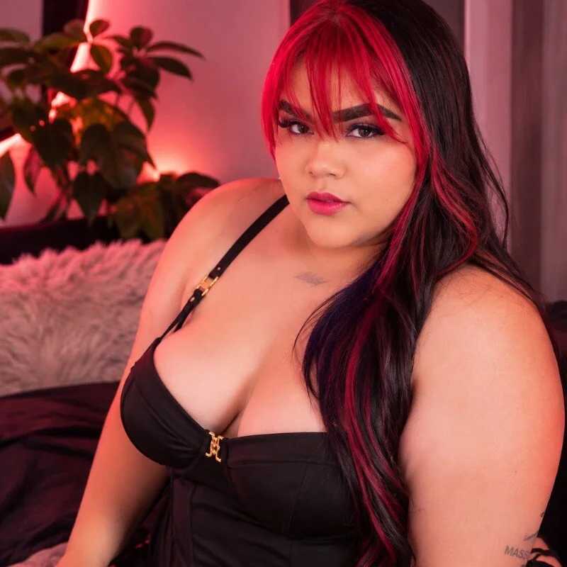 RoxxyRed_ — FansOnlyX creator profile