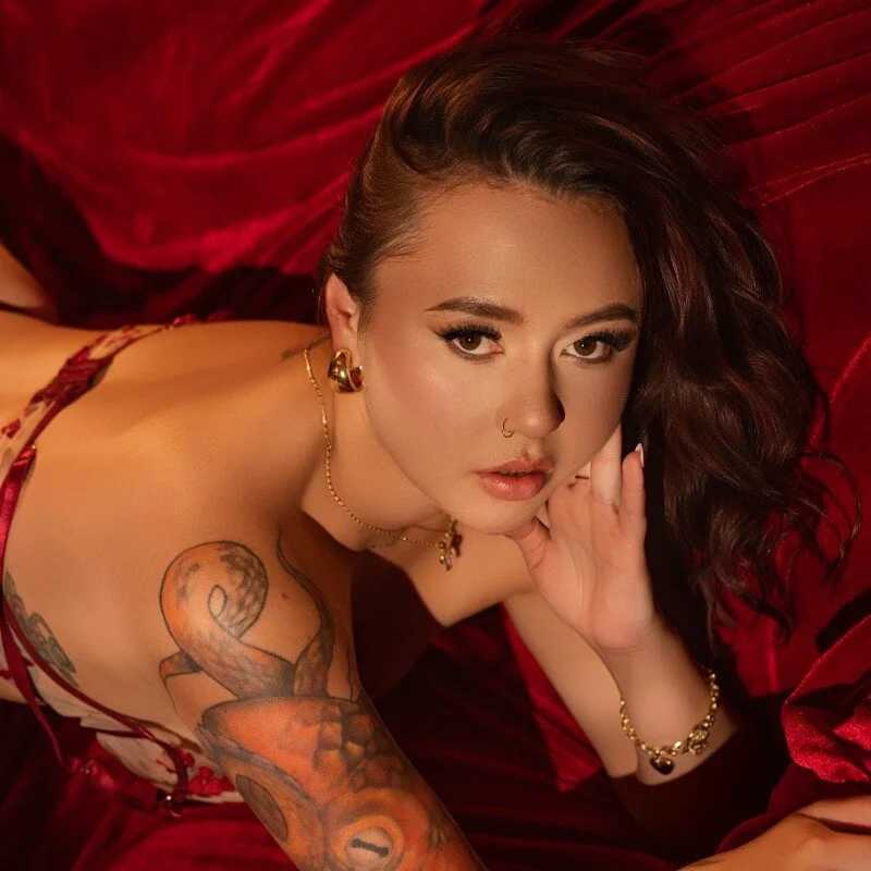 CamilaSantamaria — FansOnlyX creator profile