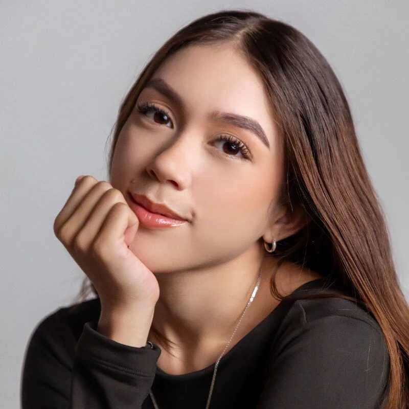 Little_Ari_ — FansOnlyX creator profile