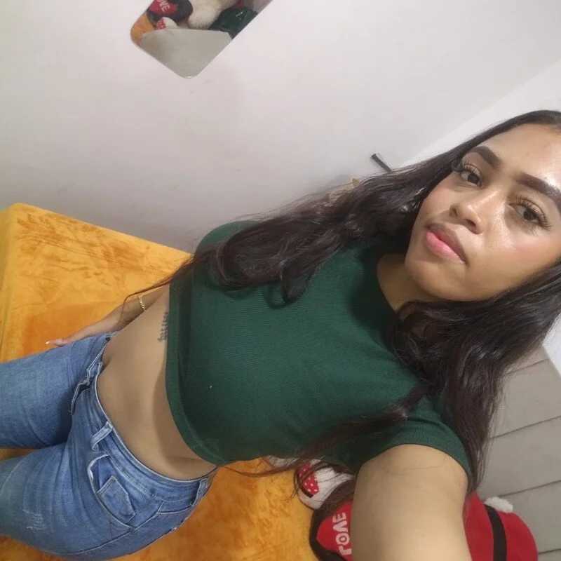 milky_emma18 — FansOnlyX creator profile