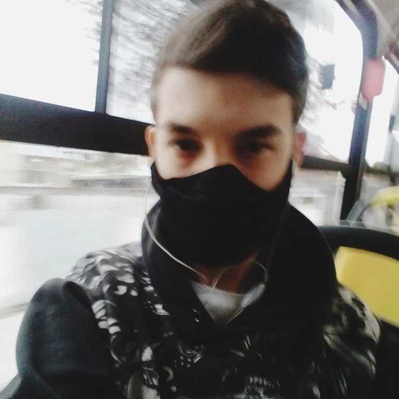 julien_xv — FansOnlyX creator profile
