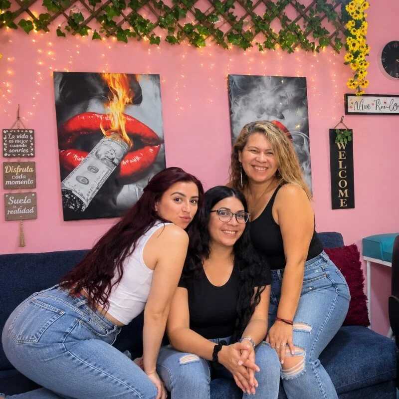 lesbiancuple — FansOnlyX creator profile