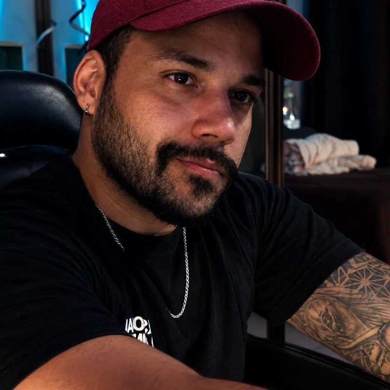 aleparrudo — FansOnlyX creator profile