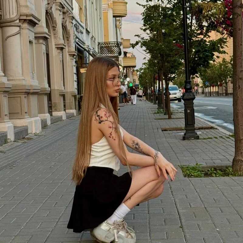 EllyRockStar — FansOnlyX creator profile
