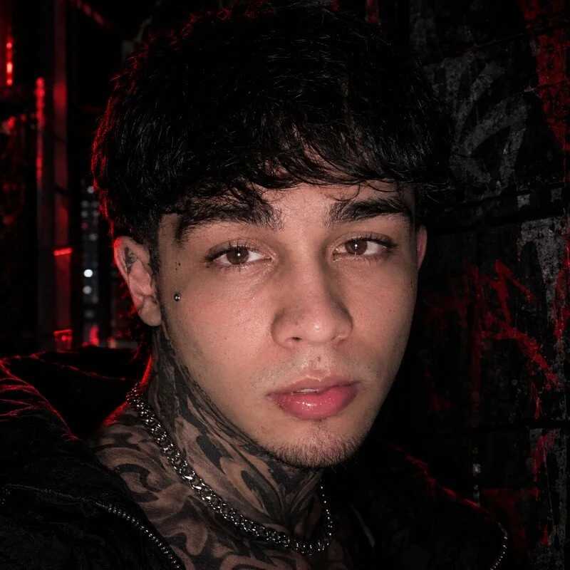 juan_alvarez18 — FansOnlyX creator profile