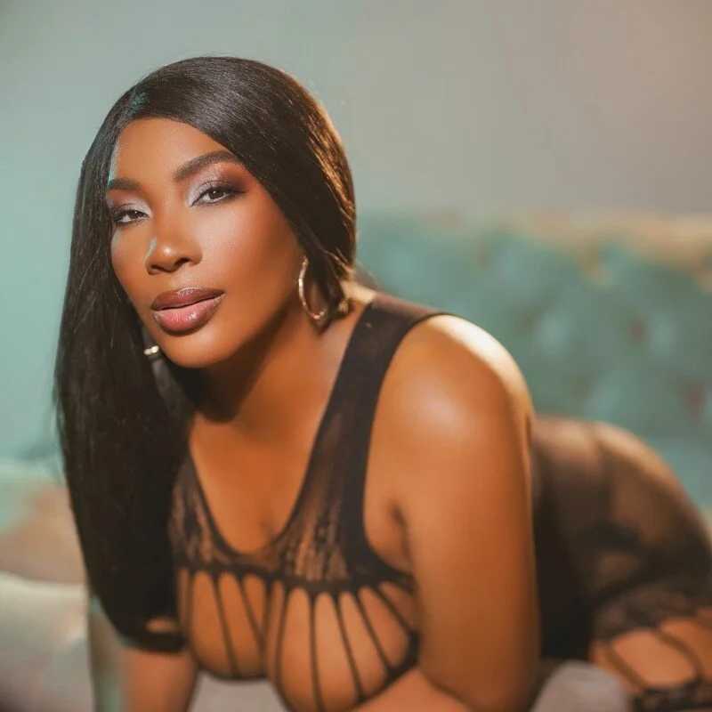 MadameEbony — FansOnlyX creator profile