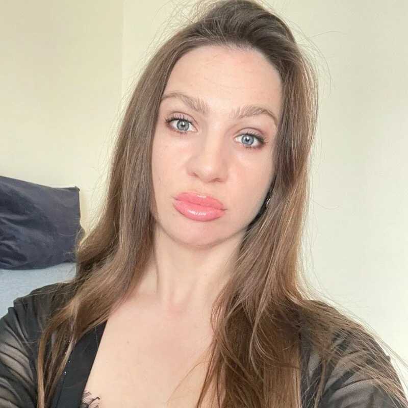 Rina_Rouse — FansOnlyX creator profile