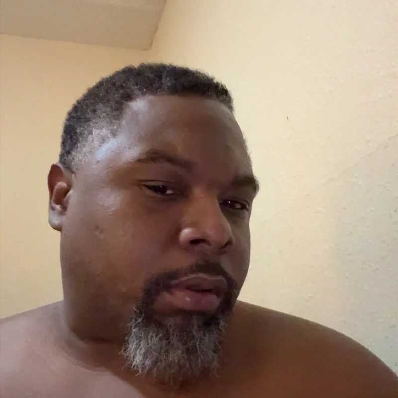 MACBEEZY — FansOnlyX creator profile