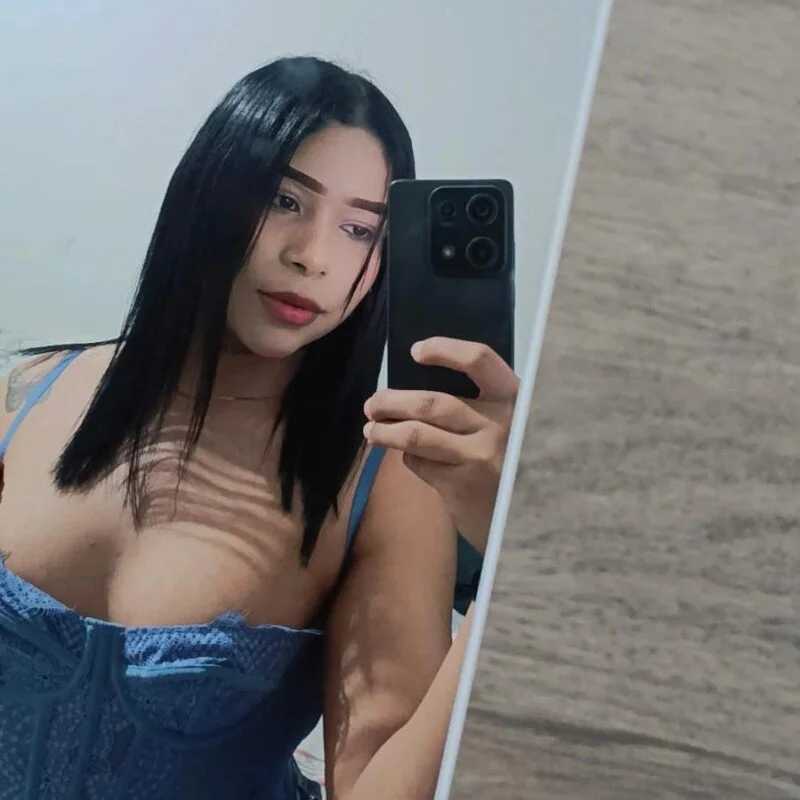 Amara_Latina_XXX — FansOnlyX creator profile