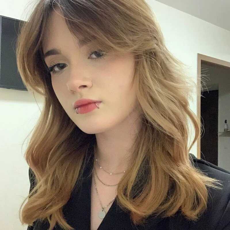 liana_kisses — FansOnlyX creator profile