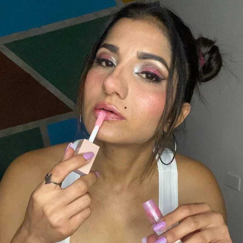 AlejandraMilano — FansOnlyX creator profile
