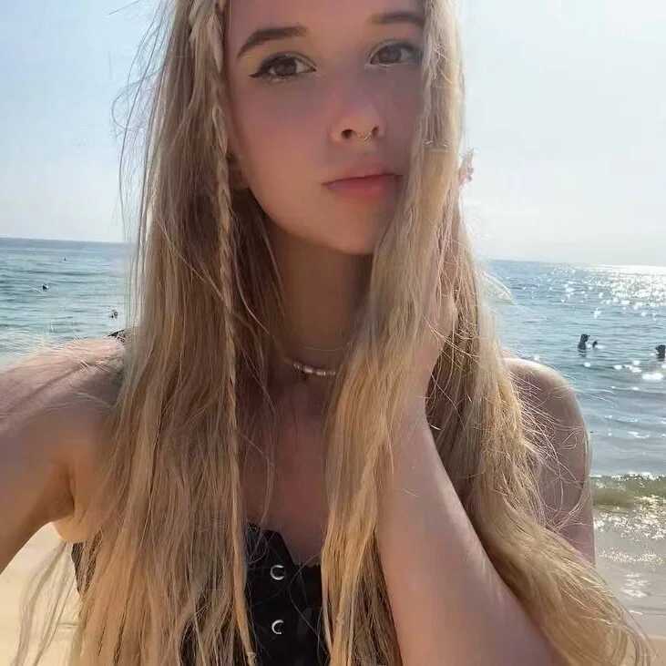 JuliaPlushy — FansOnlyX creator profile