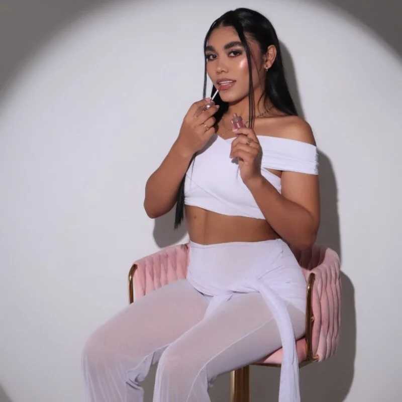 Roxana_gomezz — FansOnlyX creator profile