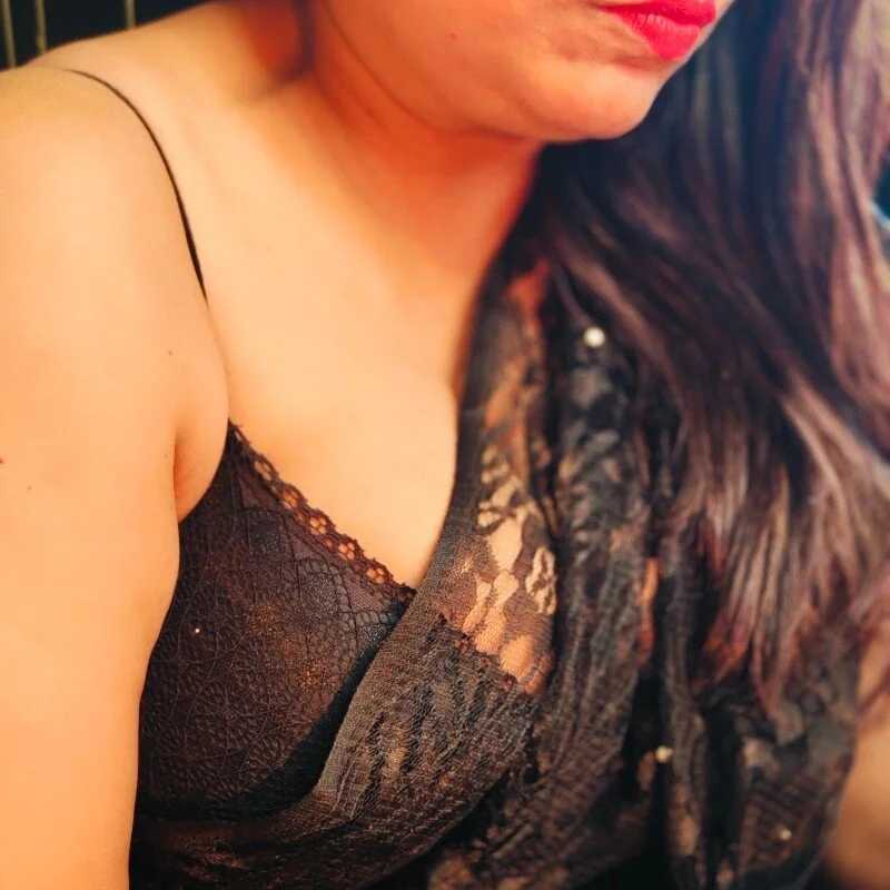 V-Hot-Kavita — FansOnlyX creator profile