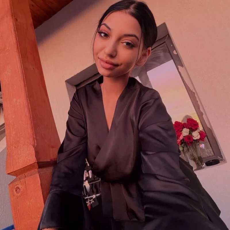 Viviennn3 — FansOnlyX creator profile