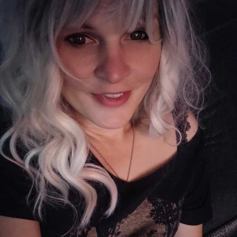 AltElle — FansOnlyX creator profile