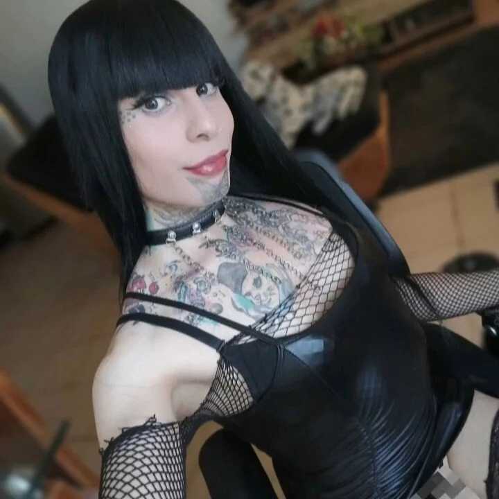 isa-pornfreak — FansOnlyX creator profile