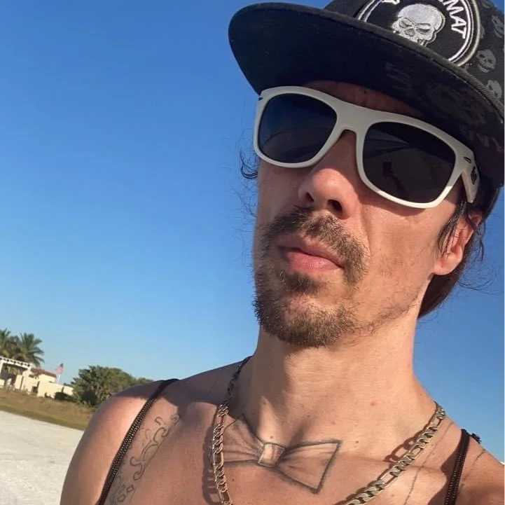 mikeylong — FansOnlyX creator profile