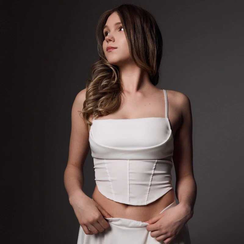 linakorvin — FansOnlyX creator profile