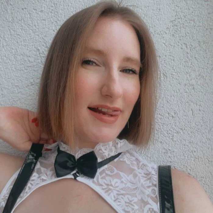 MonikaBos — FansOnlyX creator profile