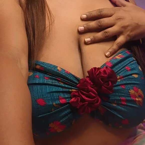 Desi_Maya69 — FansOnlyX creator profile