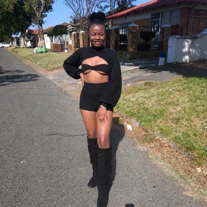 KinkyPetite18 — FansOnlyX creator profile