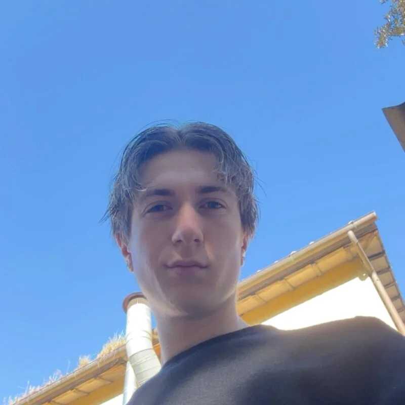 aleeebigcum — FansOnlyX creator profile