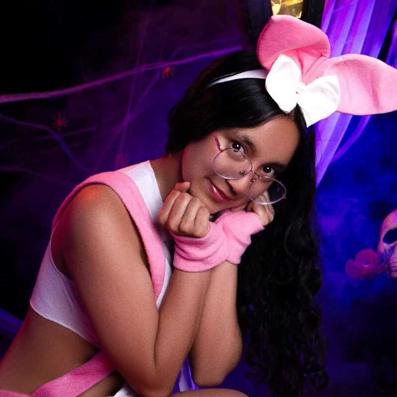 Emily_Blussh — FansOnlyX creator profile