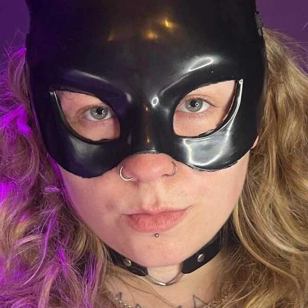 AlinaSexyTeen — FansOnlyX creator profile
