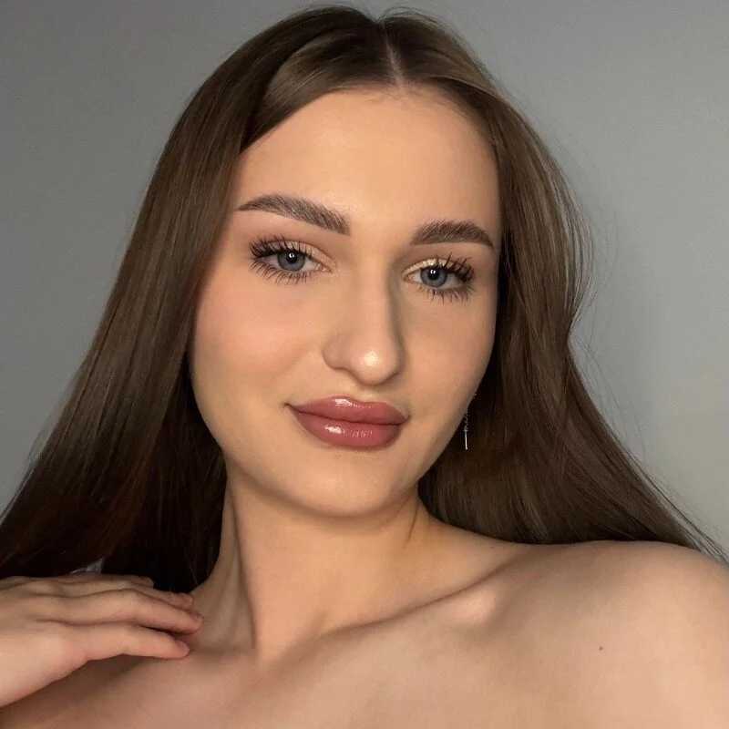 HallieHollo — FansOnlyX creator profile