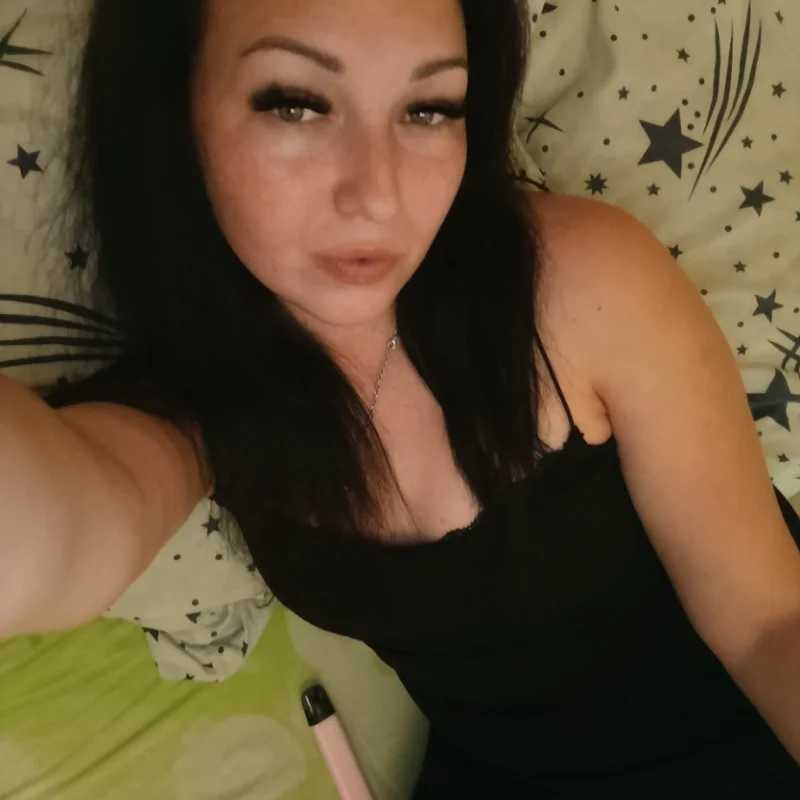 DanaNeon — FansOnlyX creator profile