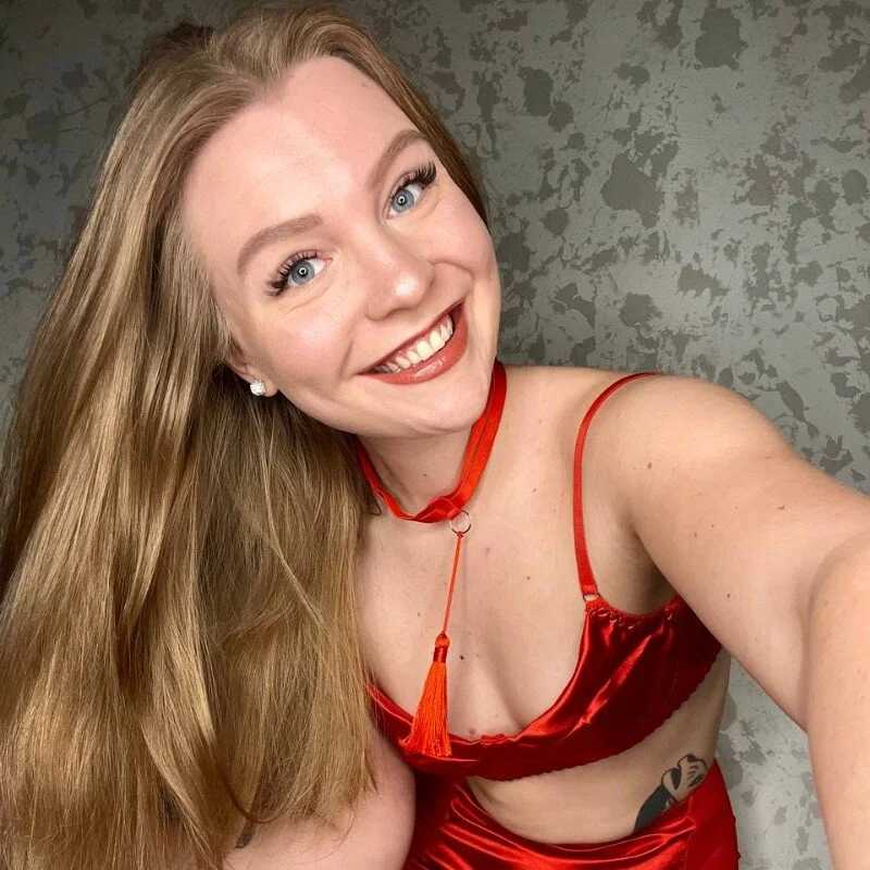 yourlovelyjul — FansOnlyX creator profile