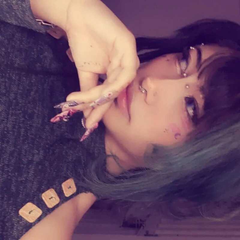 yiyi_cs — FansOnlyX creator profile