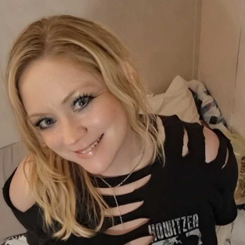 amandatheblondewife — FansOnlyX creator profile