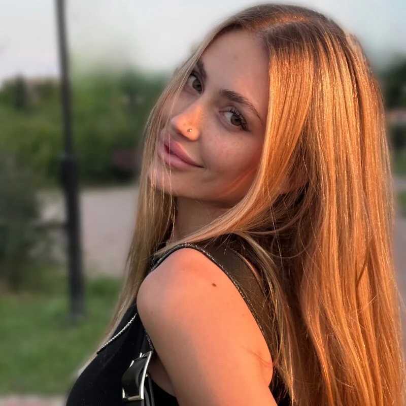 Elizabeth_Tay — FansOnlyX creator profile