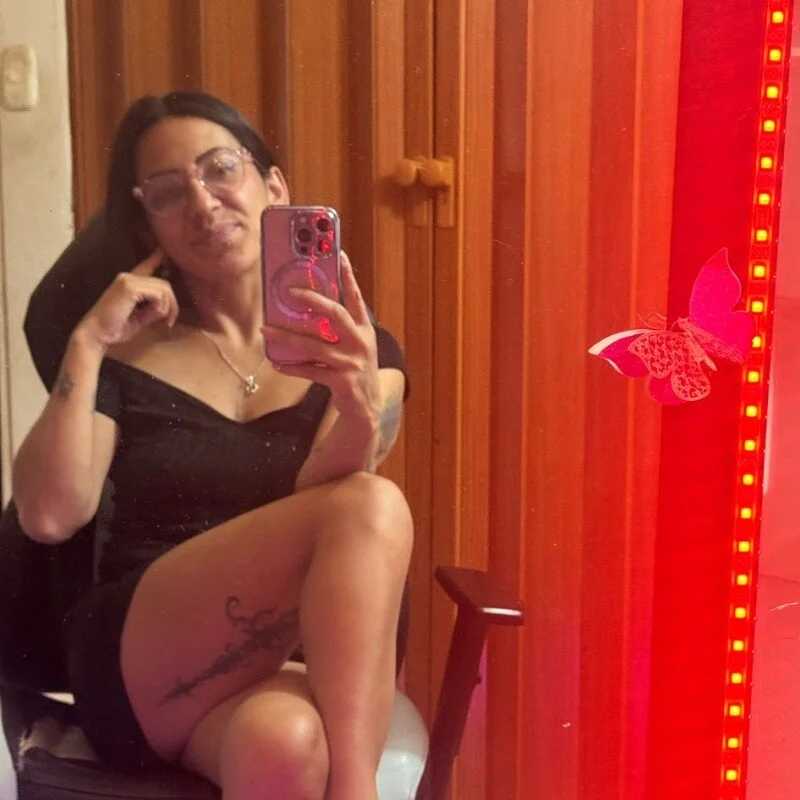 alma_blue — FansOnlyX creator profile