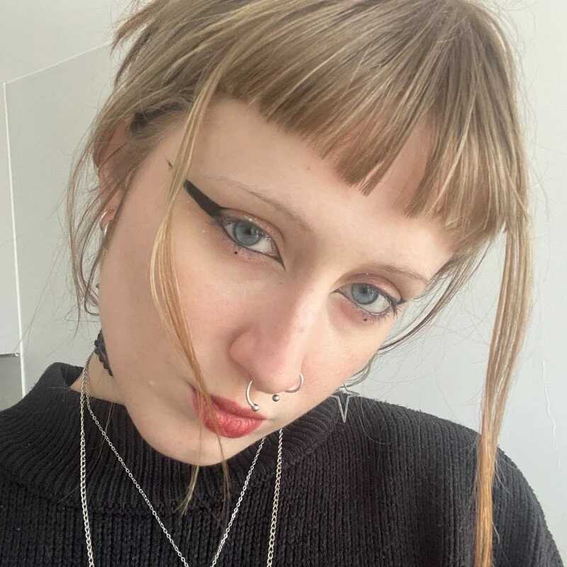 LaraLovely — FansOnlyX creator profile