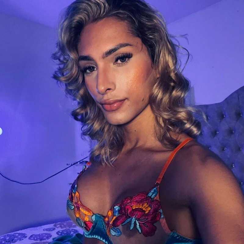AlessaEcheverri — FansOnlyX creator profile