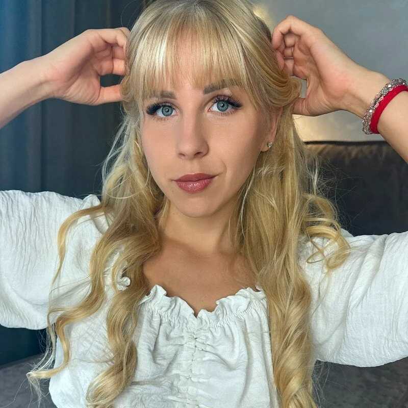AriMiu — FansOnlyX creator profile