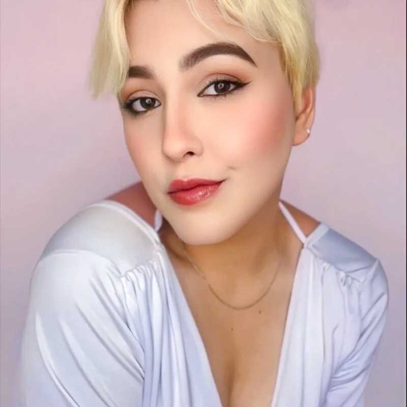 SashaLaurent — FansOnlyX creator profile
