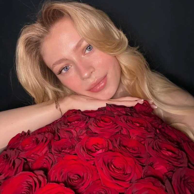 Mozaly — FansOnlyX creator profile