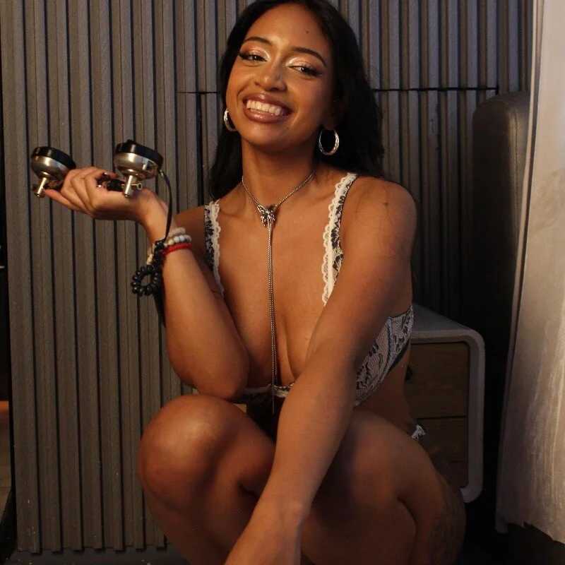 karinnixx — FansOnlyX creator profile
