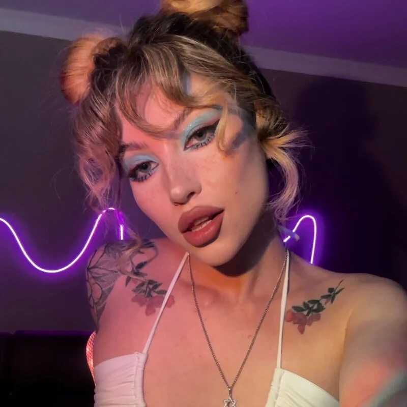 ellie_miu — FansOnlyX creator profile