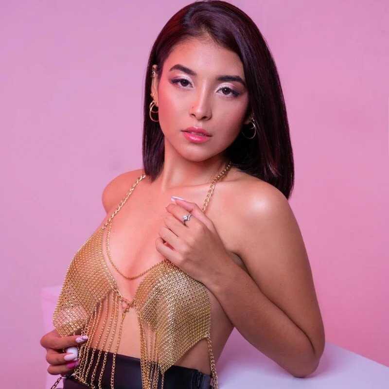 PrettyMilly — FansOnlyX creator profile