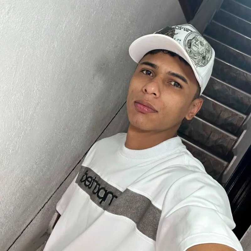 cristian_tayron1 — FansOnlyX creator profile