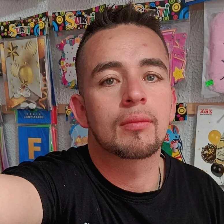 Axel123xxx — FansOnlyX creator profile