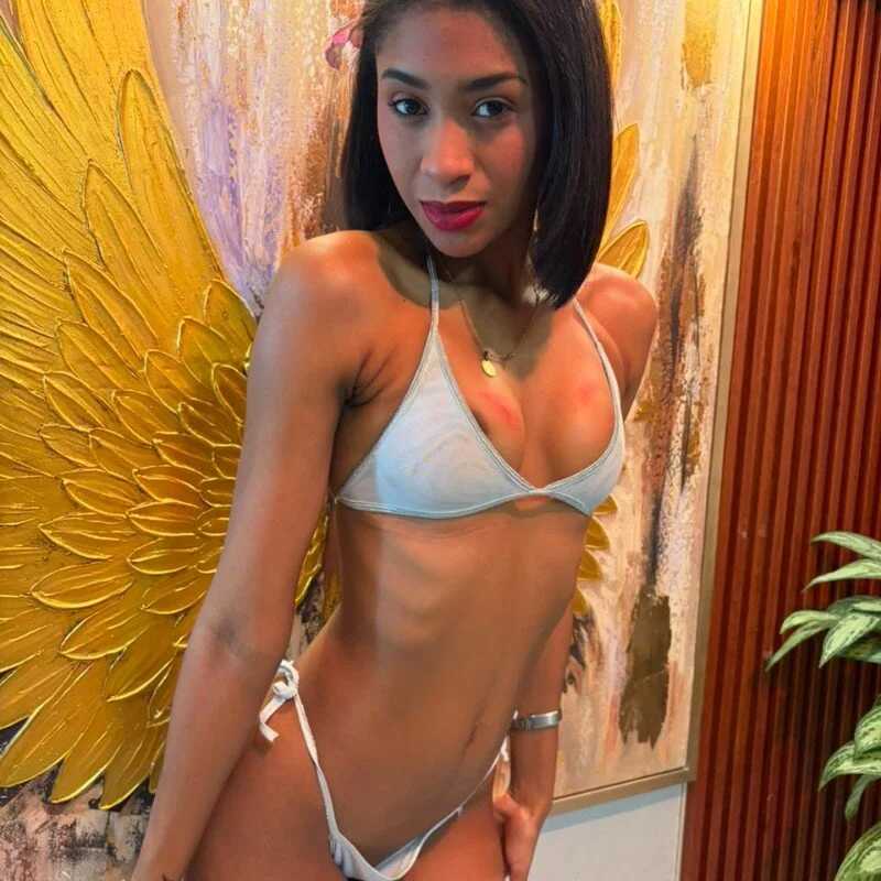 Roxy_Jade — FansOnlyX creator profile